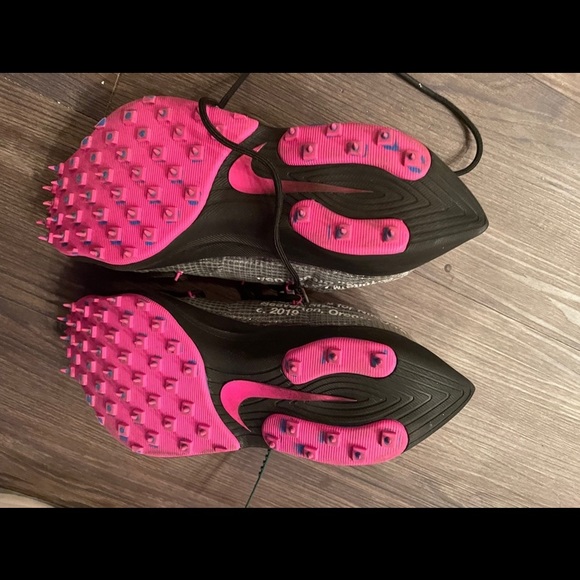 Women’s Nike Off-White Sneakers - Picture 5 of 6